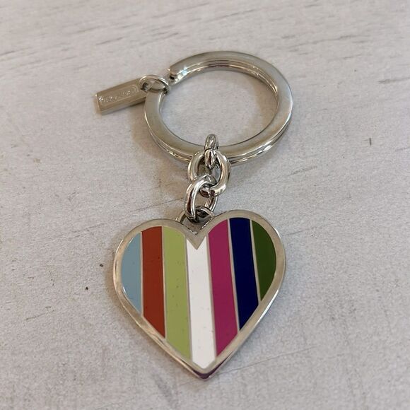 COACH  Heart Keychain - Picture 2 of 3